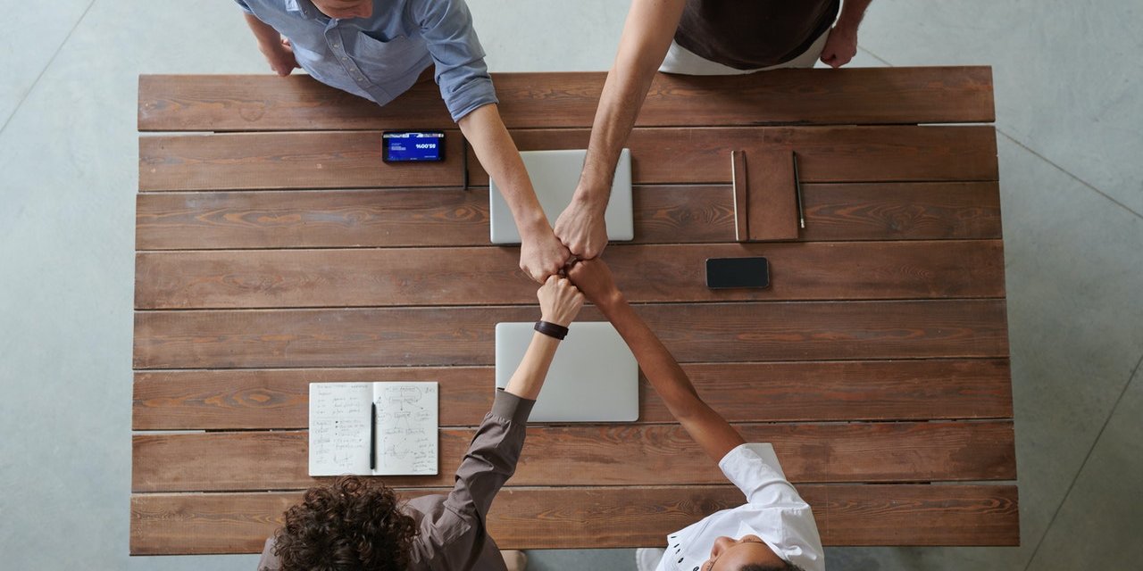 https://www.tetraconsultants.com/wp-content/uploads/2022/01/pexels-fauxels-3184430-1280x640.jpg