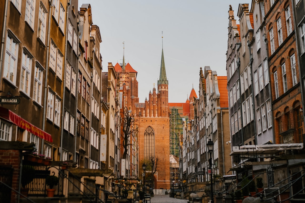 https://www.tetraconsultants.com/wp-content/uploads/2022/01/pexels-julia-volk-5273635.jpg