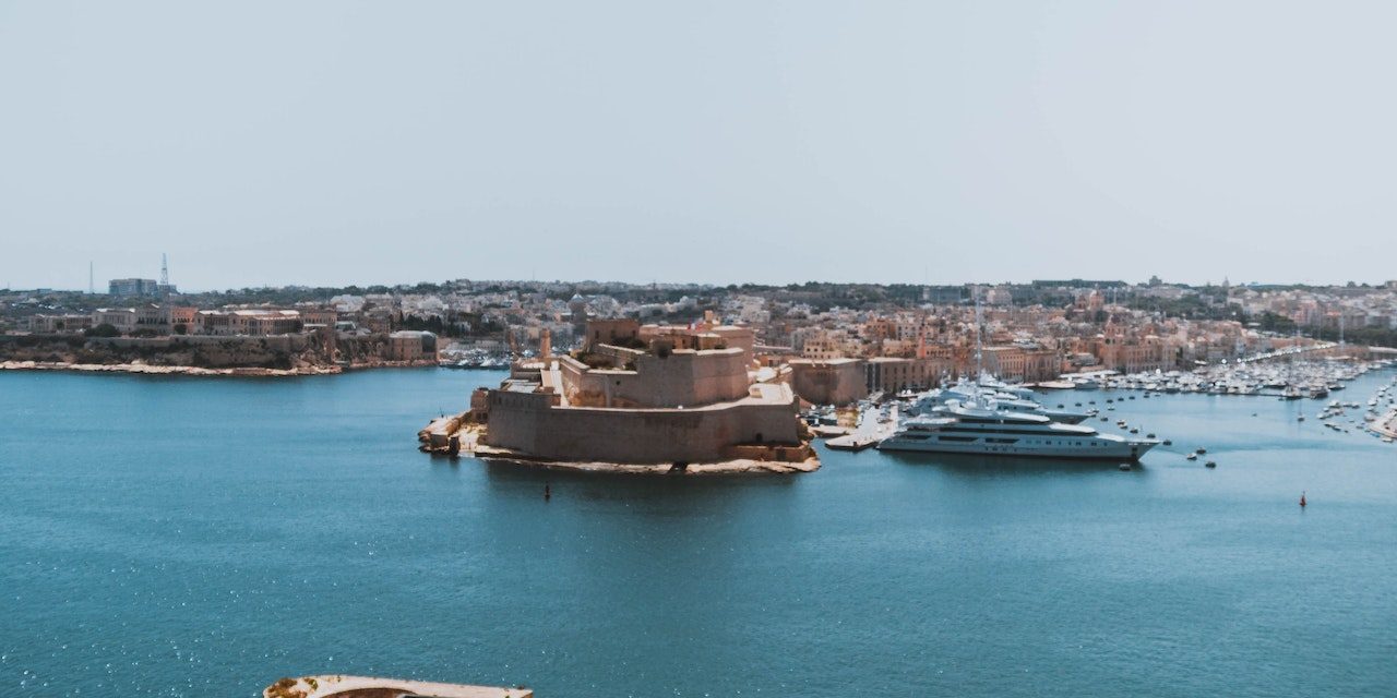 https://www.tetraconsultants.com/wp-content/uploads/2023/02/pexels-kristina-paukshtite-1591250-1-1280x640.jpg