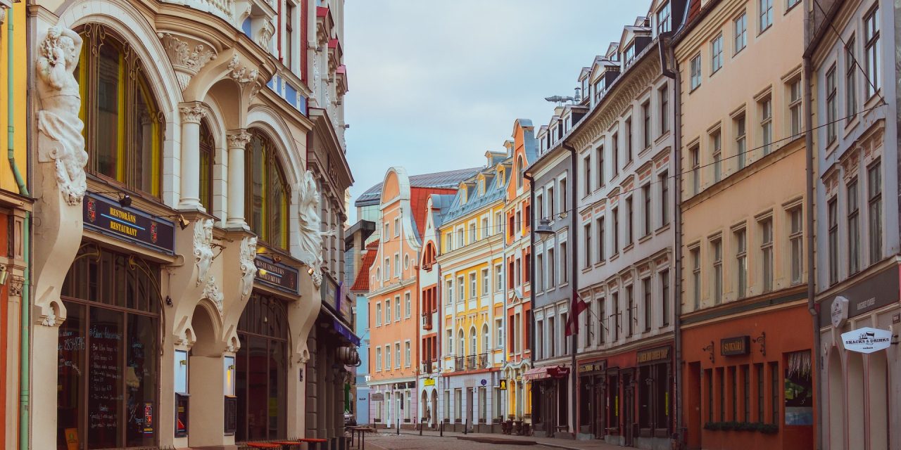https://www.tetraconsultants.com/wp-content/uploads/2023/09/pexels-alex-does-pictures-7220687-1280x640.jpg